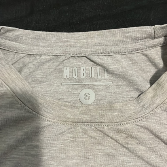 Grey Nobull crop top - Picture 2 of 5